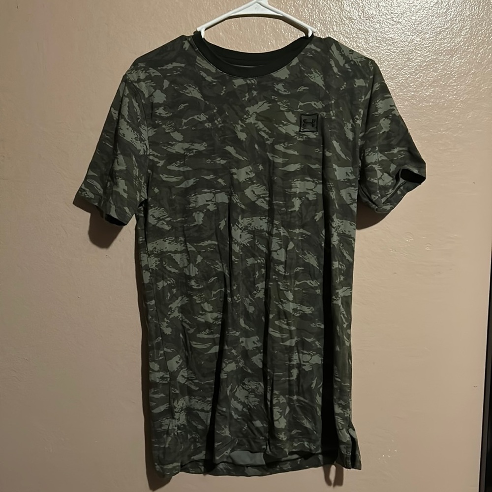 Under Armour Short Sleeve - Camo Medium
